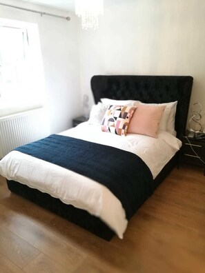 Appartement, 2 chambres | 2 chambres, fer et planche à repasser, Wi-Fi gratuit, draps fournis