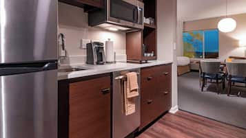 Studio, 2 grands lits | Cuisine privée