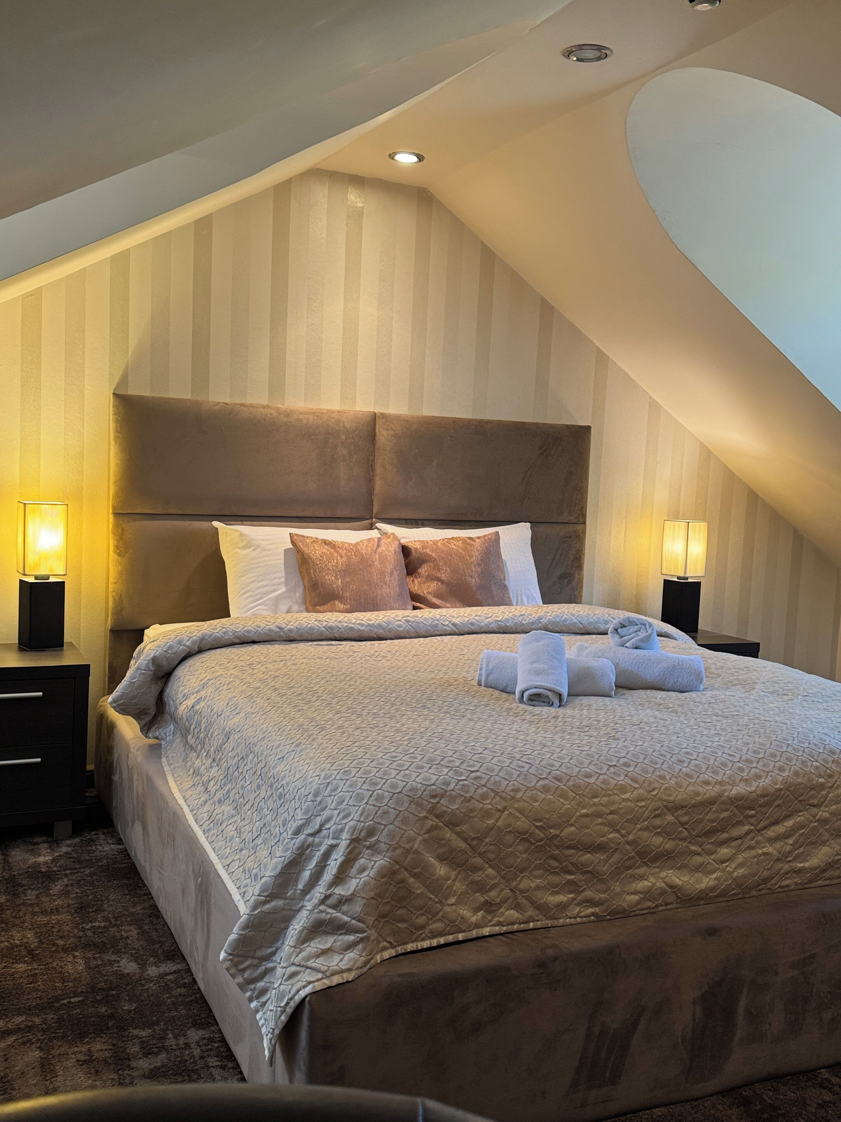Standard Double Room, 1 King Bed, Garden View | Memory foam beds, minibar, in-room safe, desk