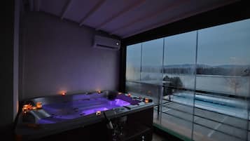 Superior Double Room | 1 bedroom, memory foam beds, minibar, in-room safe