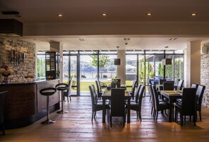 Bar (en la propiedad)