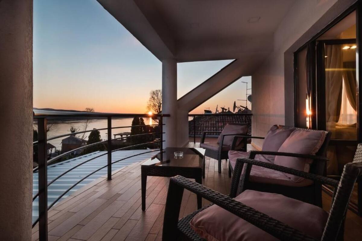 Deluxe Villa | Memory-foam beds, minibar, in-room safe, desk