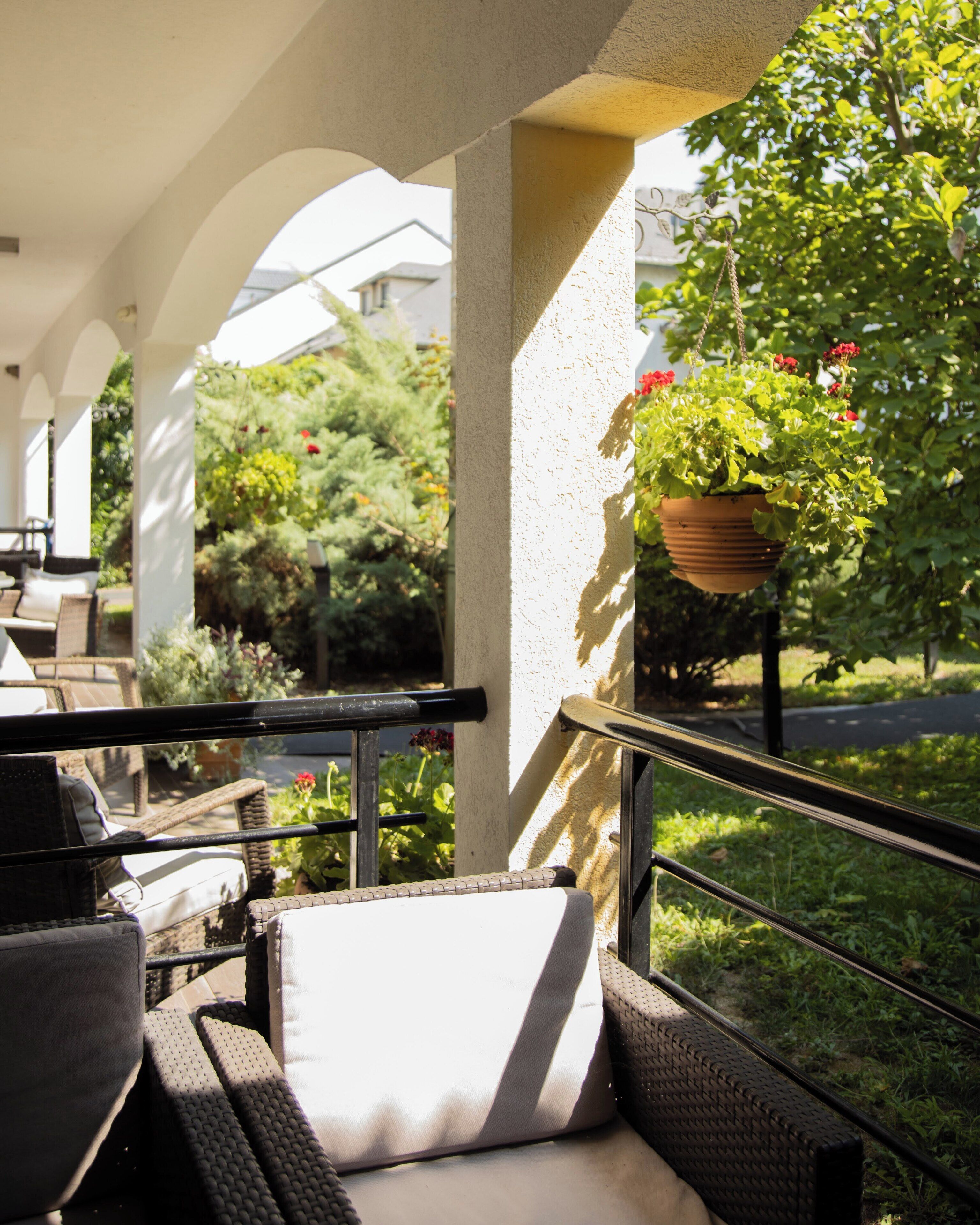 Deluxe Double Room, Garden View | Memory foam beds, minibar, in-room safe, desk