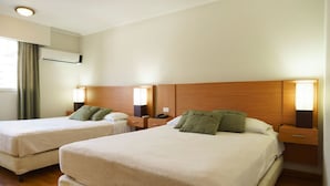 Standard Quadruple Room, 2 Queen Beds, Non Smoking | Minibar, in-room safe, desk, free WiFi - Hotel Aramo Panama (Panama City)
