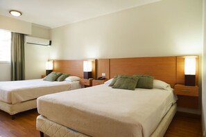 Minibar, caja de seguridad en la habitación, escritorio y wifi gratis