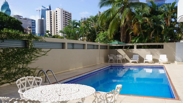 Outdoor pool - Hotel Aramo Panama (Panama City)