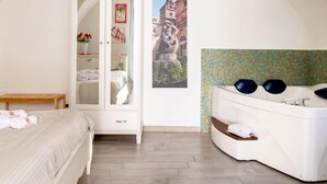 Camera Romantica con letto matrimoniale con vasca idromassaggio