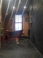 Premium Cottage, Multiple Beds, Non Smoking | Bathroom