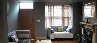 Simpsons Cottage - Grove Road Cottages