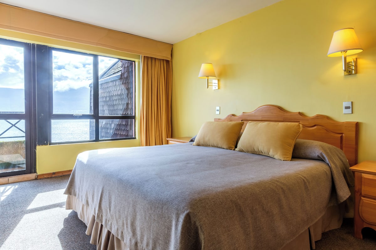 2 bedrooms, in-room safe, desk, free cots/infant beds