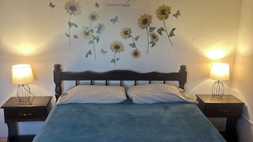 Classic Cabin, Non Smoking | 1 bedroom, individually decorated, individually furnished, free WiFi