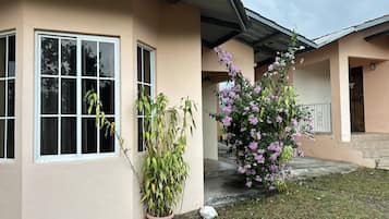 Comfort Bungalow, Multiple Beds, Non Smoking | 1 bedroom, individually decorated, individually furnished, free WiFi
