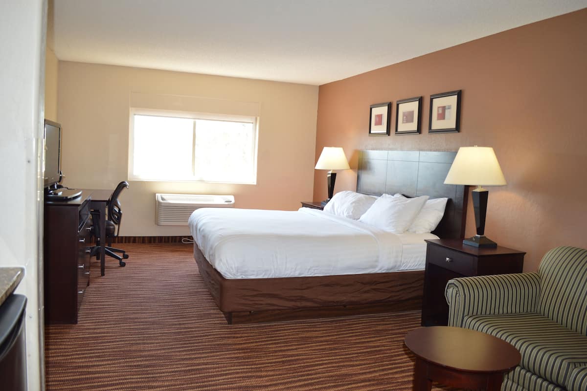 Deluxe Single Room | Egyptian cotton sheets, premium bedding, desk, laptop workspace