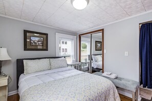 4 slaapkamers, een strijkplank/strijkijzer, wifi