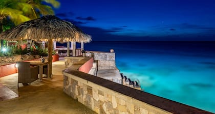 Exceptional oceanfront villa with direct private access to the Caribbean Sea