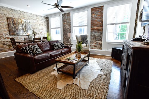 Bâtiment historique Condo II | 2 chambres 2 salles de bain 