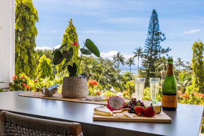 Tequila Sunset - Perfect for 2 - Right in town - with a gorgeous view!