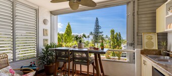 Tequila Sunset - Perfect for 2 - Right in town - with a gorgeous view!