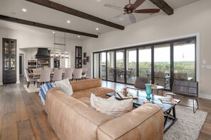 Smart TV, fireplace, Netflix, DVD player