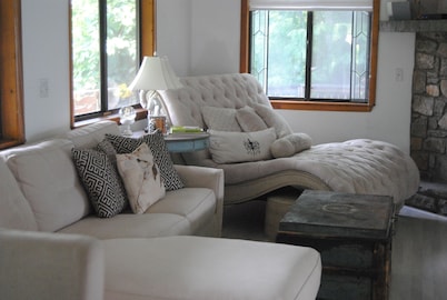The" Hawks Nest" offers the Best Views In The Valley