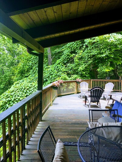 The" Hawks Nest" offers the Best Views In The Valley