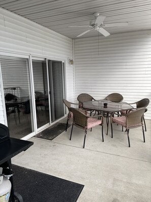 Outdoor dining