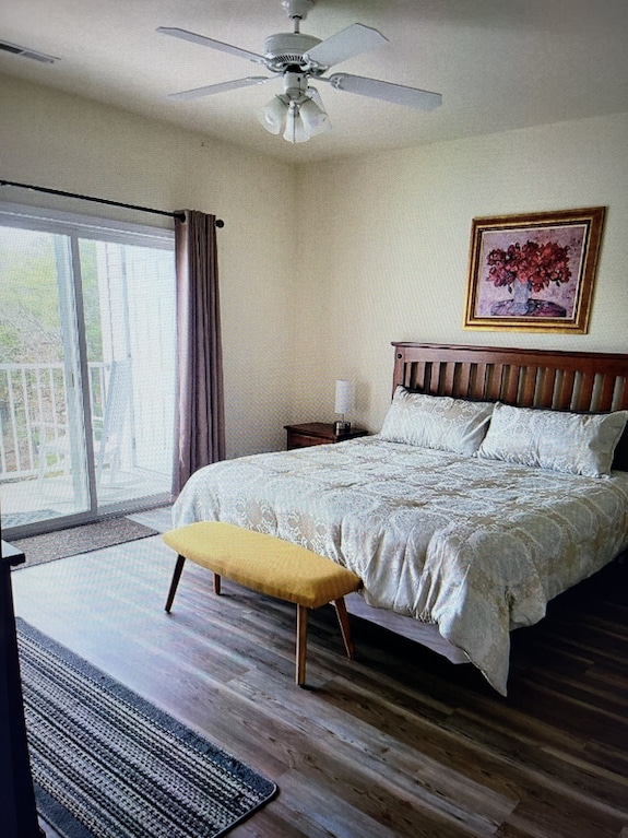 What A Great Find. Usually Booked!!!! Includes 32' Boat Slip! Small Pet Friendl - Osage Beach, MO