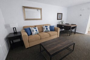 Smart-TV, Kamin, Bücher