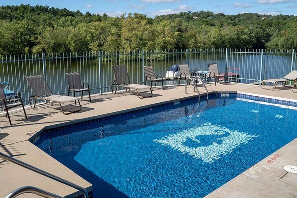 Innenpool, Außenpool