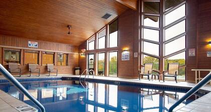 *Pool/Hot Tub| Cozy 2 BR Condo | Waterfront | Downtown | Riverwalk Retreat