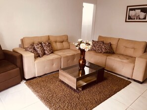 TV, DVD player, aparelho de som