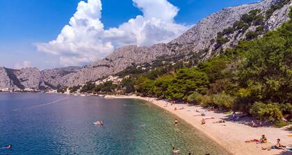 Villa Green Paradise avec piscine chauffée, terrain de football / tennis, salle de gym avec sauna