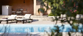 Luxury Provencal villa with heated pool and gym in St Paul