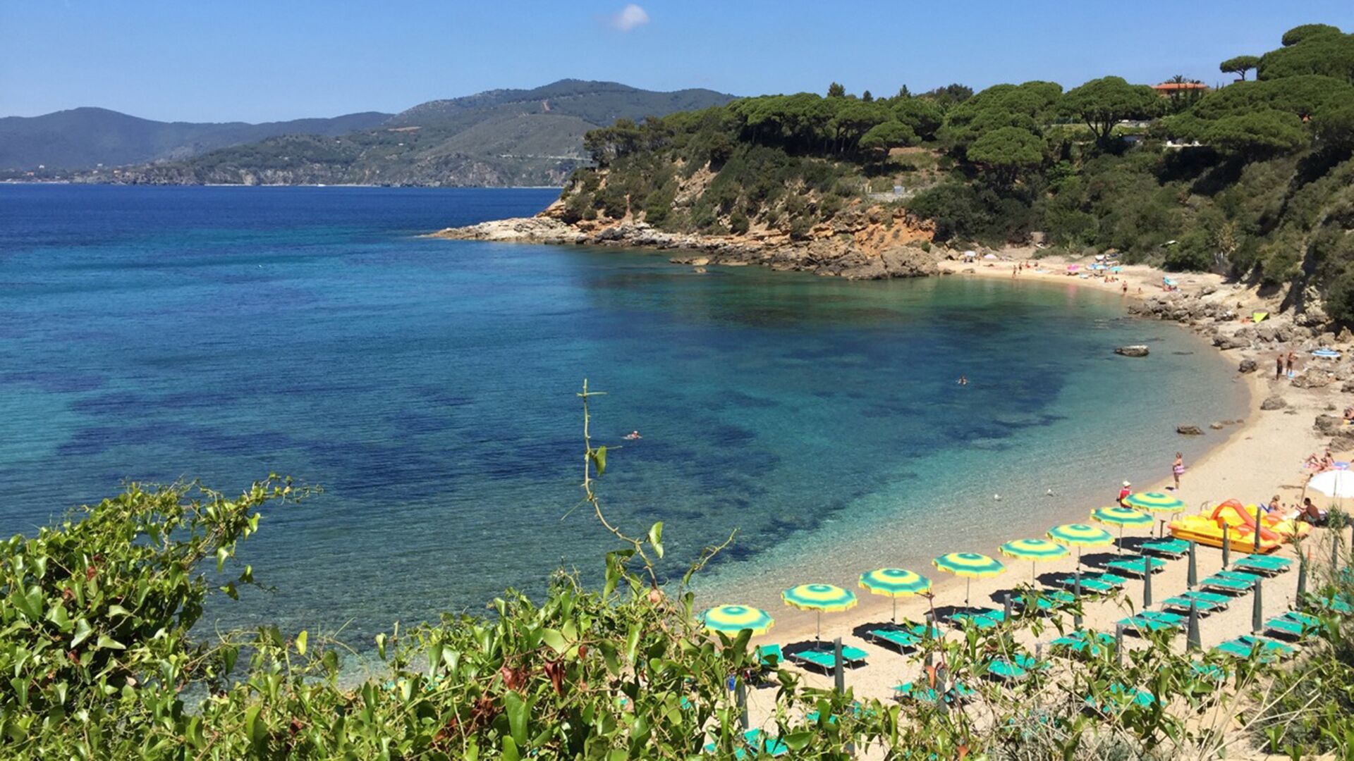 Plage à proximité, chaises longues