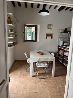 Dining - A charming country house nestled in the hills nearby Elba best  beaches. (Portoferraio)