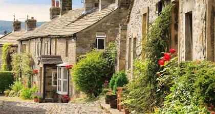Boutique style centrally located terrace, award winning Skipton Yorkshire Dales