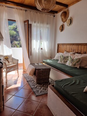 Smart TV - RURAL HOUSE FUENTE HERVERA (Vega de San Mateo)