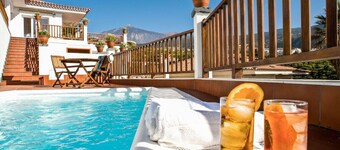 Private: pool&lounge area, terrace with views [H]