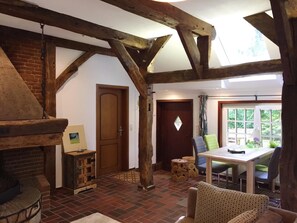 Interior - Vacation apartment "Kaminzimmer" in the 2-stall country house in the Rhodo garden. (Westerstede)