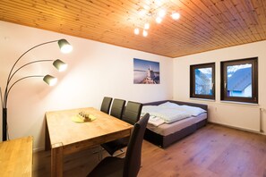 4 Schlafzimmer, Schreibtisch, Bügeleisen/Bügelbrett, kostenloses WLAN