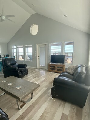 تلفزيون ذكي