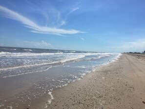 På stranden