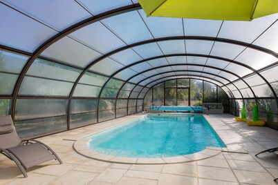 Propiedad Con piscina de temporada, casa de campo de cuatro estrellas en el corazón del Valle del Loira.