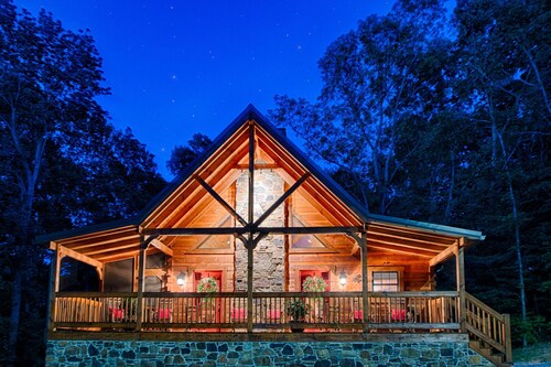 New Construction Log home, beautiful home with boat slip