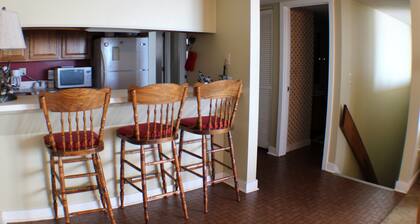 Priced to rent! Amazing views. Overlooking Black Diamond Slope