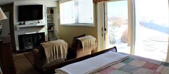 Priced to rent! Amazing views. Overlooking Black Diamond Slope