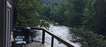 Nantahala RiverHouse riverfront w/great Fishing/Views/Hiking/Paddling/Campfires!