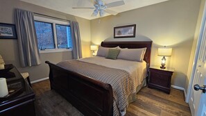 2 bedrooms, iron/ironing board, WiFi (free), bed sheets