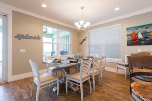 Dining - Directly on the  Beach, 6 bedroom Beach House with Heated Pool and Hot tub. (Panama City Beach,)