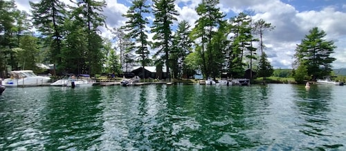 Moderni Lakeside Cabin - kajakki, kanootti, SUP täydellinen järvi-oleskelu